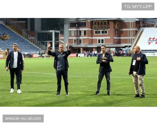 费内巴切土超冠军之路：战术制胜与关键球员的精彩表现