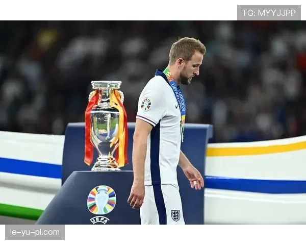 凯恩荣膺欧洲杯金靴，助英格兰队强势回暖剑指冠军