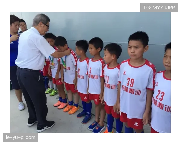 克鲁伊夫青训体系持续赋能青少年足球，培育未来绿茵之星