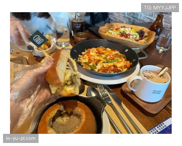 菲尔普斯退役后一天吃五顿还狂炫汉堡，这代谢是真实存在的吗？